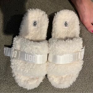 Ugg slippers super comfortable size 7
